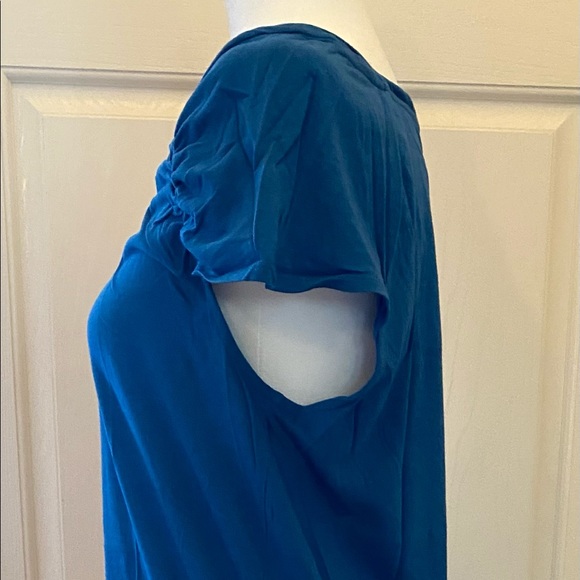 Blue Loft twist neck tee, cap sleeves - Picture 3 of 6